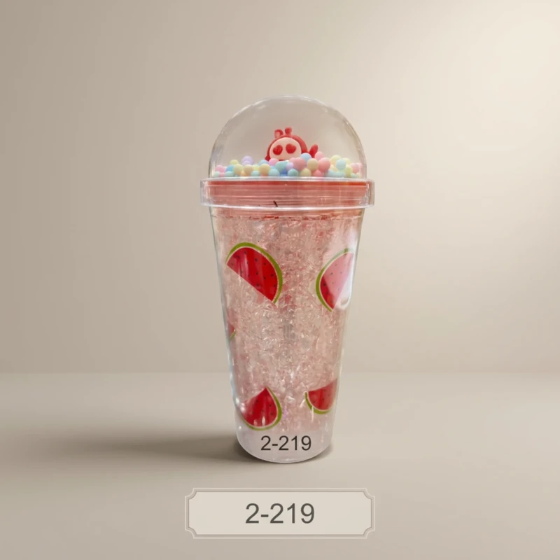زجاجة مياه أطفال بلاستيكية وردية بتصميم بطيخ